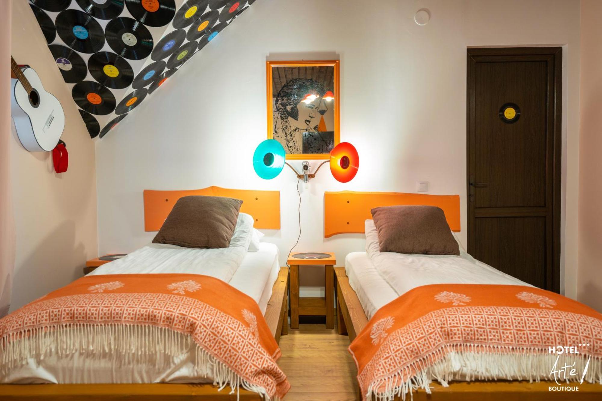 Art'E Boutique Rooms BaileTusnad Exterior photo